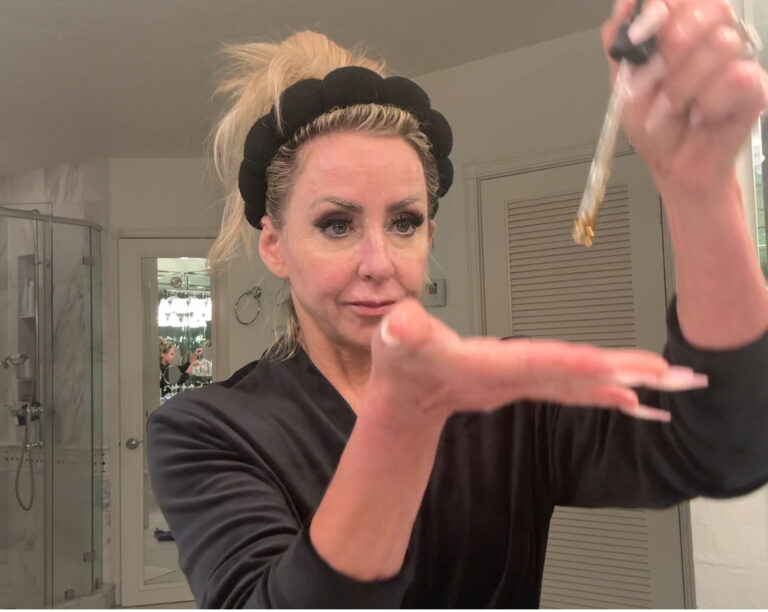 Castor Oil vs Sesame Oil What Works Best for Skin Over 40 CHALENE