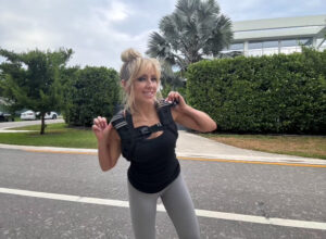 chalene johnson wearing weighted vest for benefits